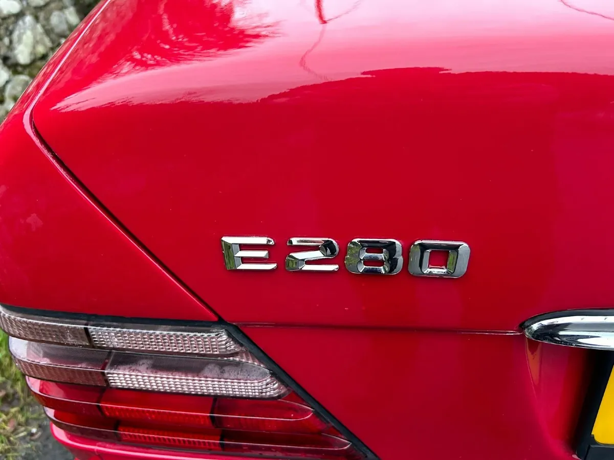 Mercedes-Benz E-Class 1994 - Image 3