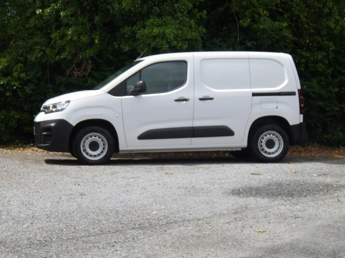 Citroen Berlingo Bluehdi 100 MWB 3 Seats S S Feel - Image 1