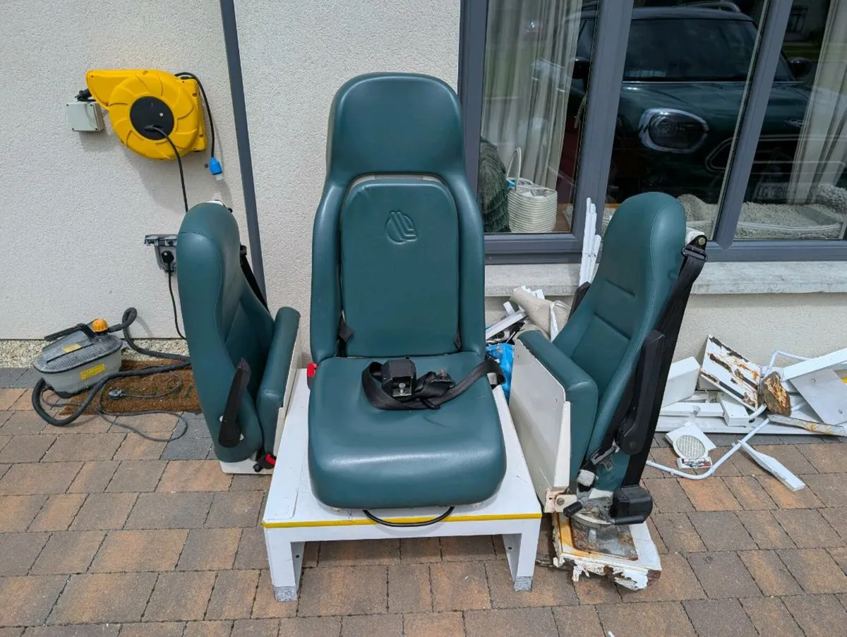 Commercial swivel seats - Image 2