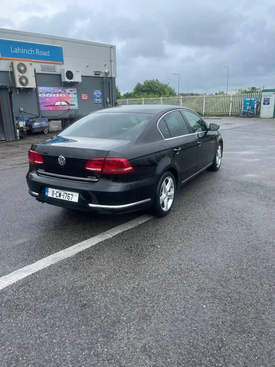 Volkswagen Passat 2011 - Image 1