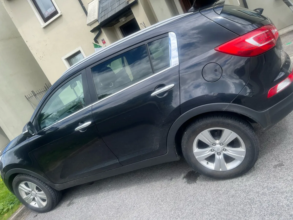 Car - Image 2