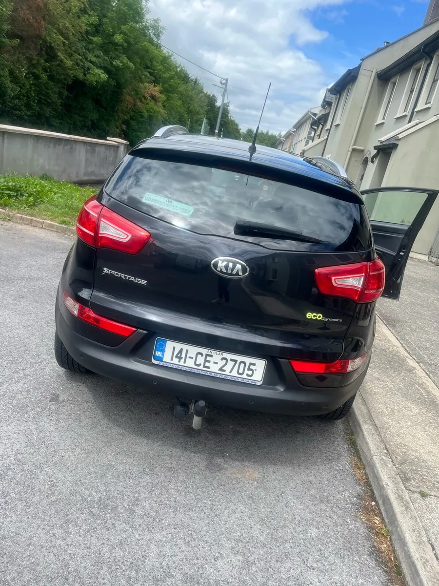 Car - Image 4