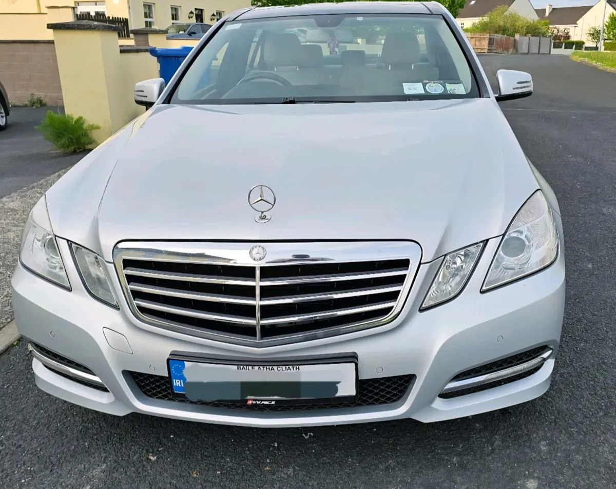 Mercedes E class Avantgarde 2013 - Image 1