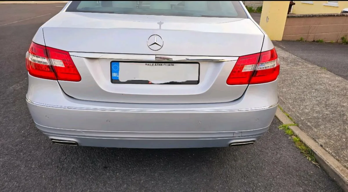 Mercedes E class Avantgarde 2013 - Image 2