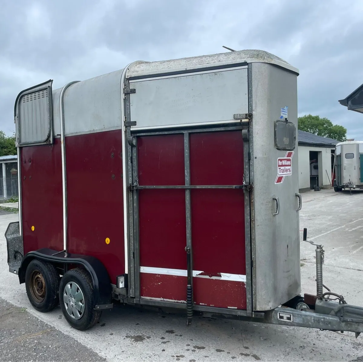 Ifor William Horsebox 505 - Image 1