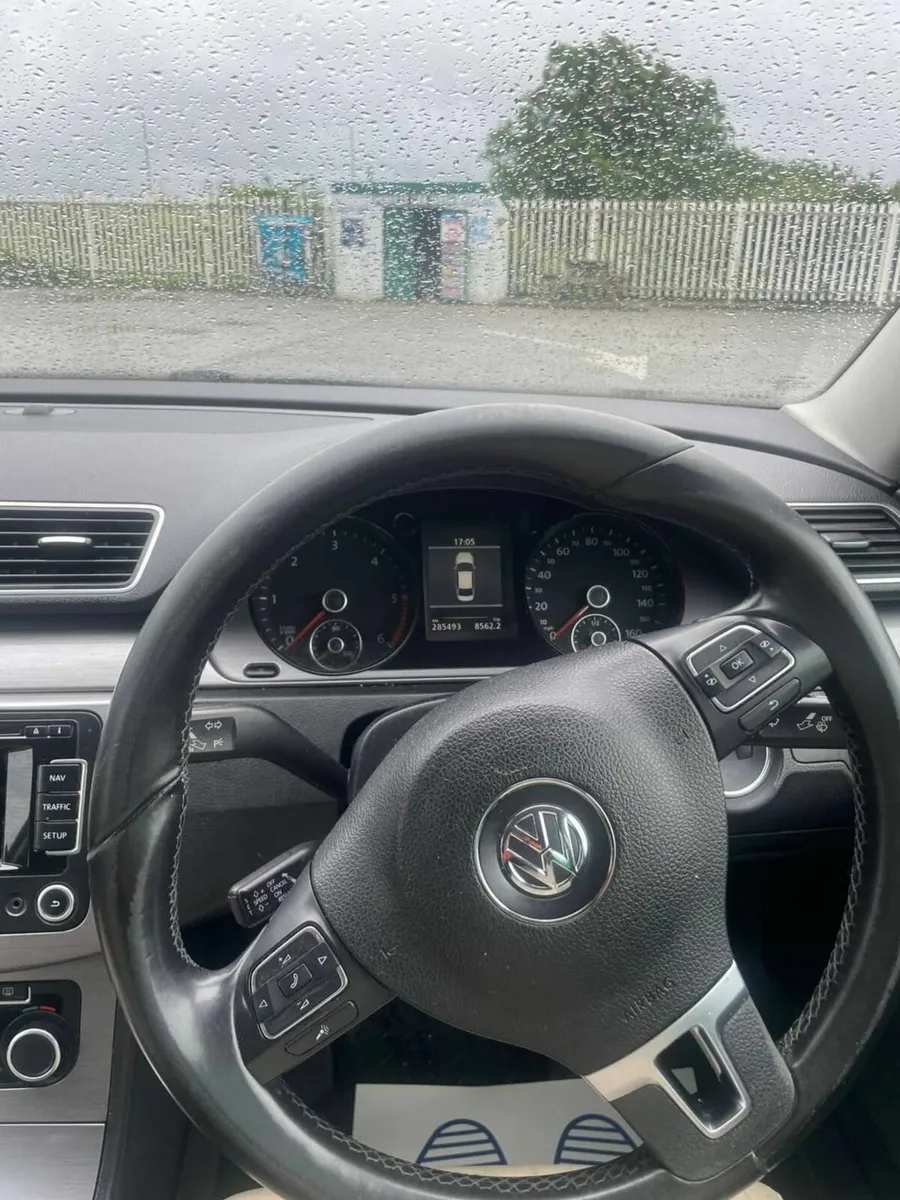 Volkswagen Passat 2011 - Image 3