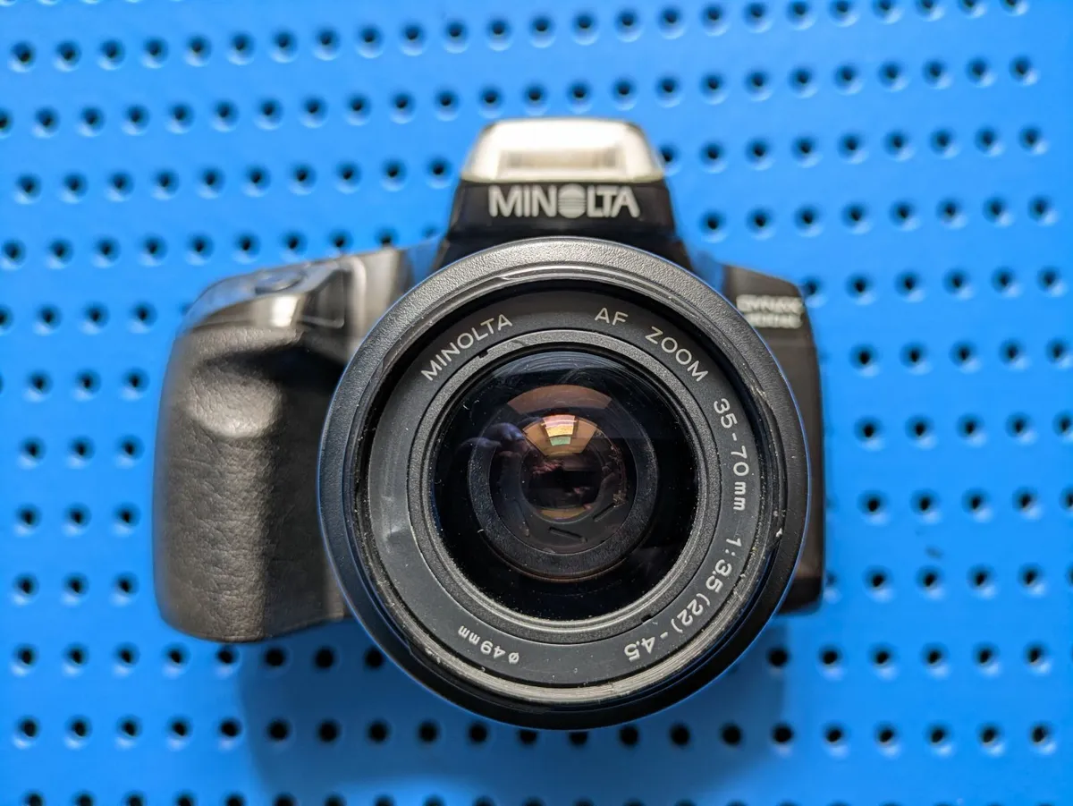 🎞️ Minolta Dynax 300si + 35-70mm /3.5-4.5 lens - Image 2