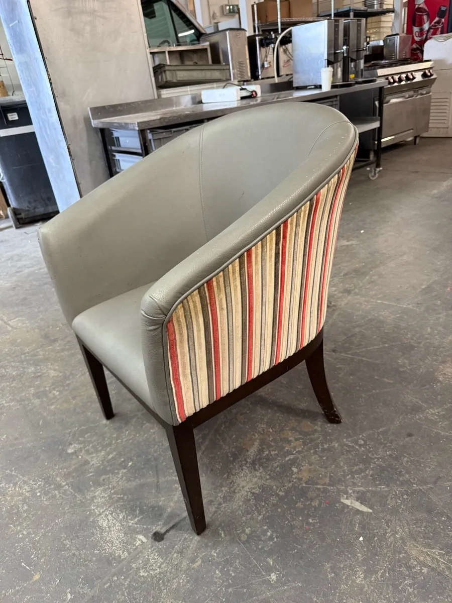 Pub/ restaurant seating - Image 3