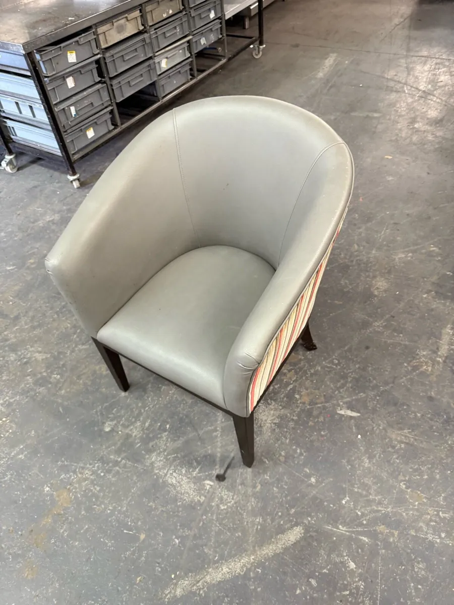 Pub/ restaurant seating - Image 4