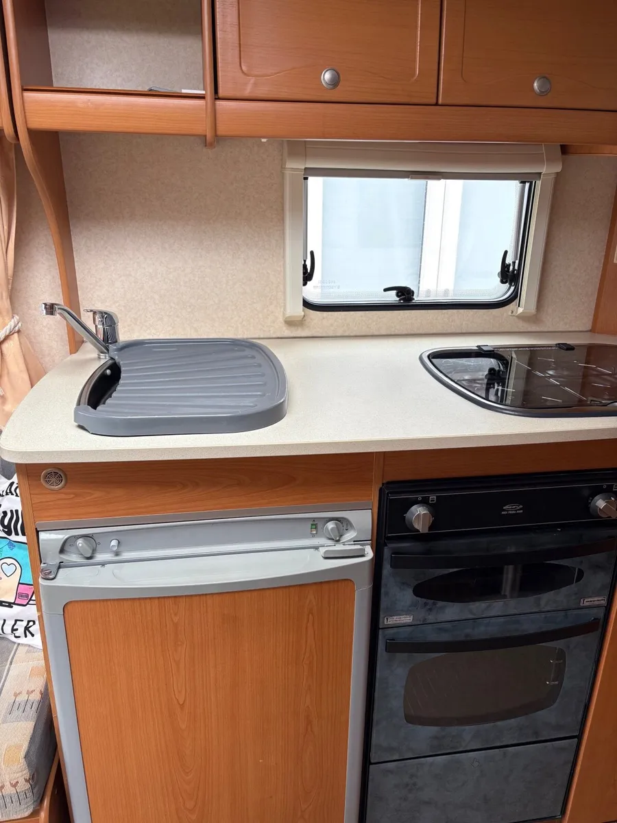 Caravan - Image 4