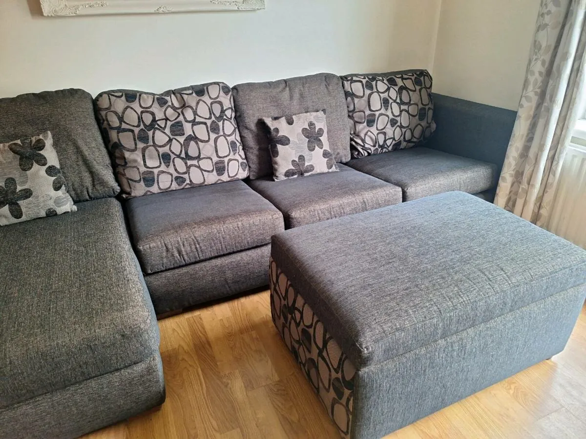 Corner sofa and storage ottoman - Image 3