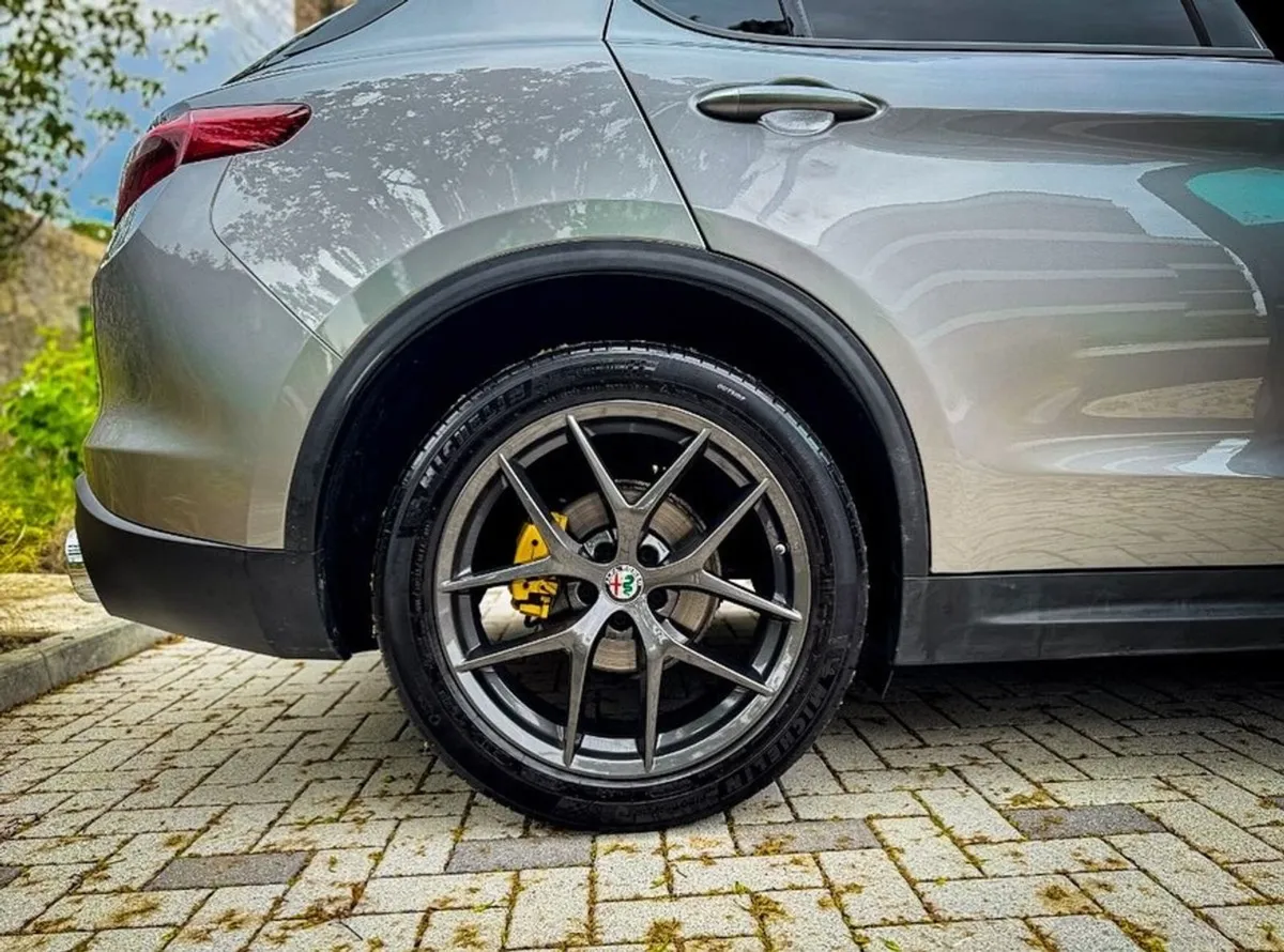 Alfa Romeo Stelvio 2.2 JTD 210hp Milano Edizione - Image 3