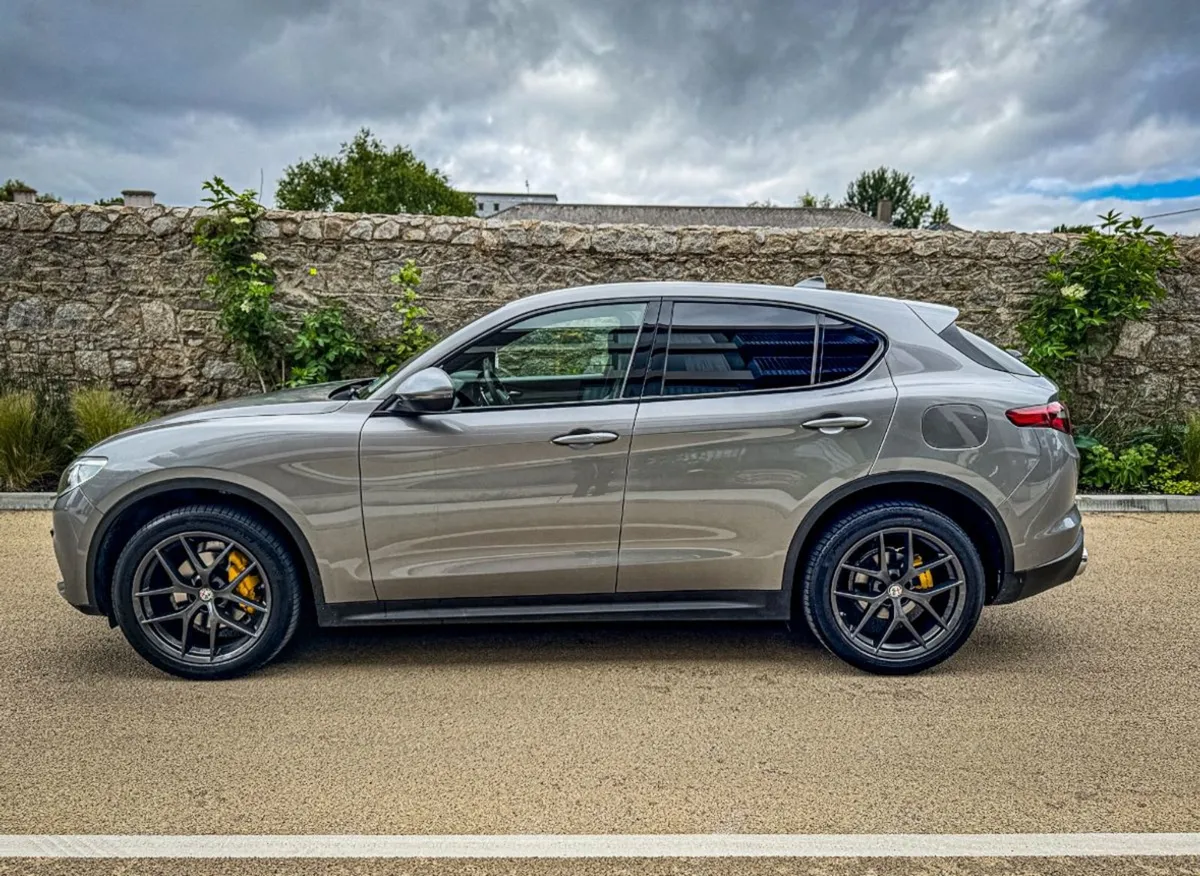Alfa Romeo Stelvio 2.2 JTD 210hp Milano Edizione - Image 2