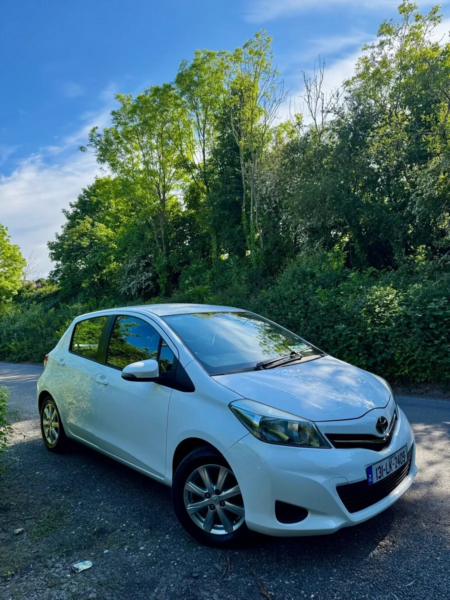 131 Toyota Yaris 1.3 petrol - Image 2
