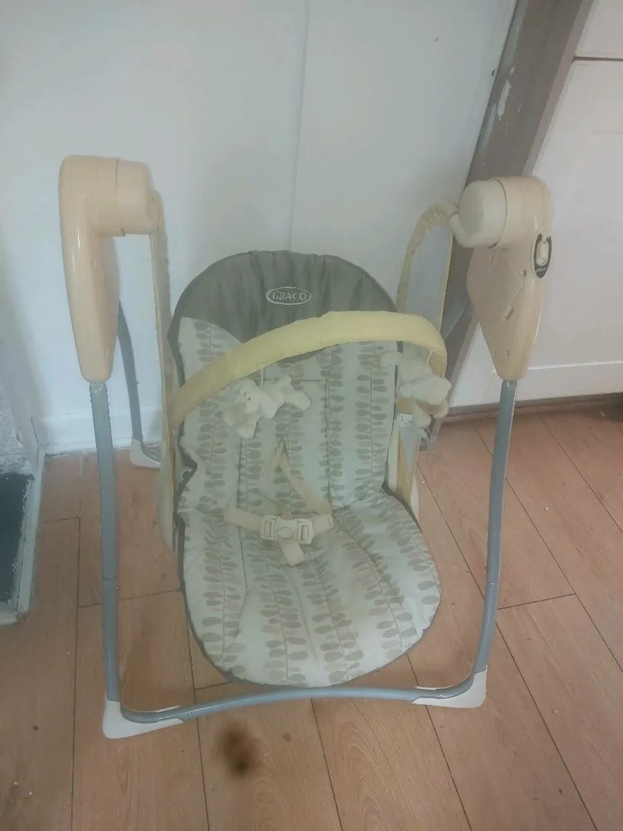 Graco foldable swing - Image 2