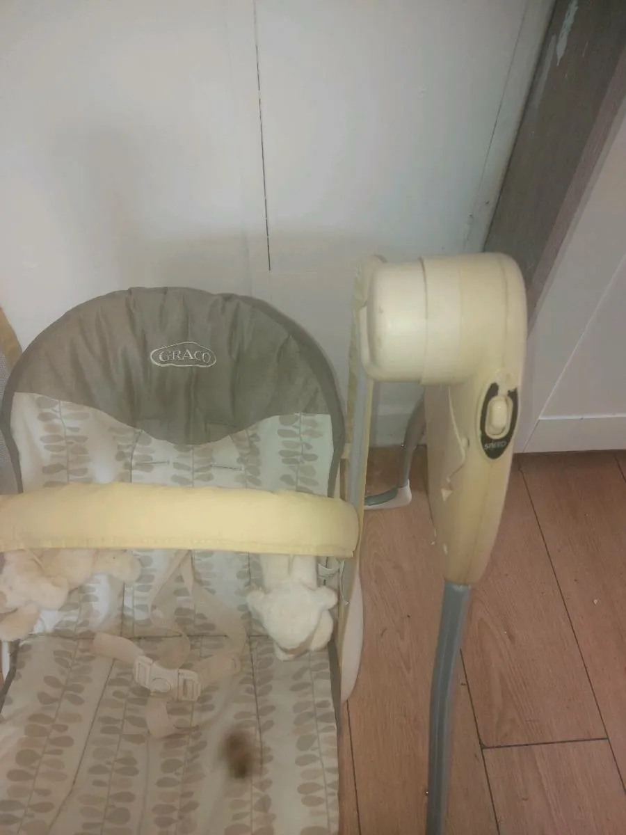 Graco foldable swing - Image 4