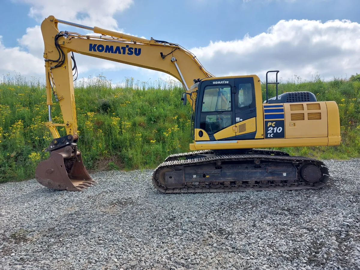 2016 Komatsu PC210LC-10 - Image 1