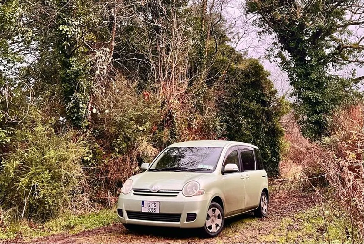 2012 Toyota Sienta - Image 1