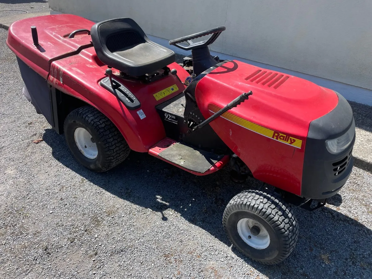 Ride On Lawnmower - Image 1