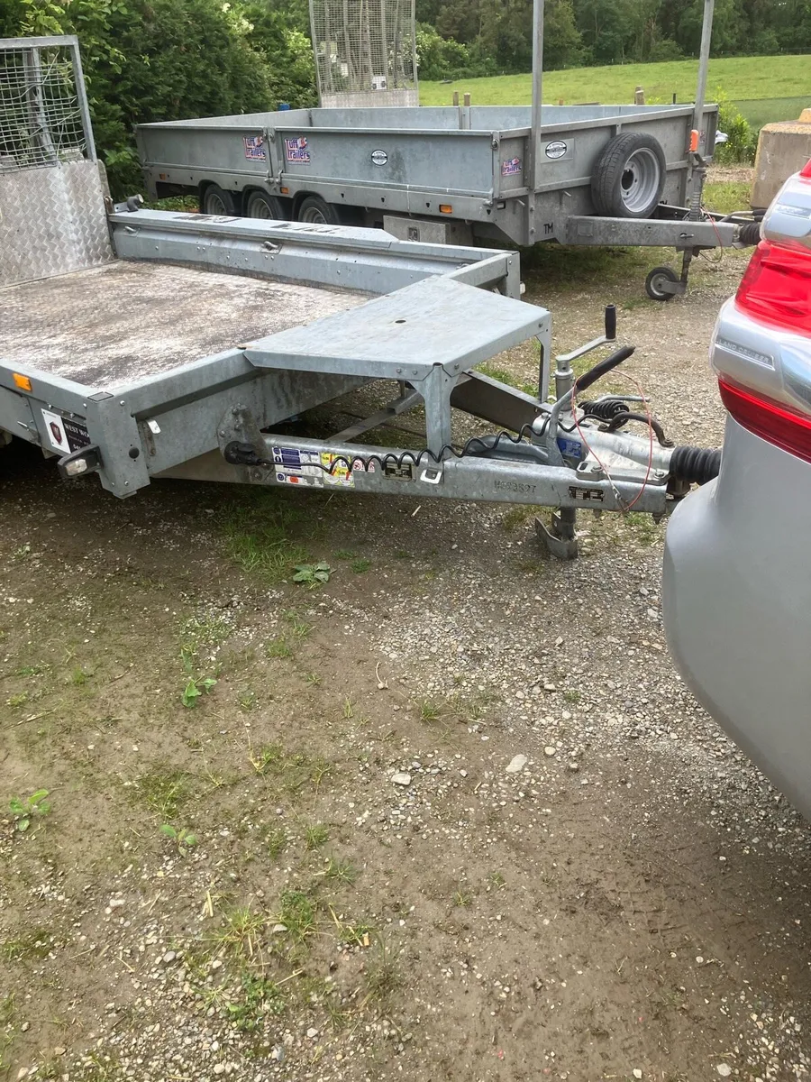 Trailer - Image 1