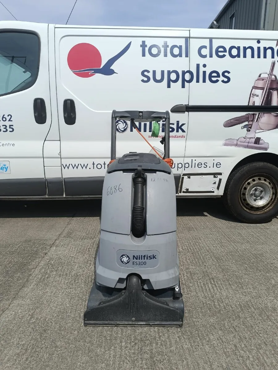 NILFISK ES300 CARPET CLEANER - Image 2