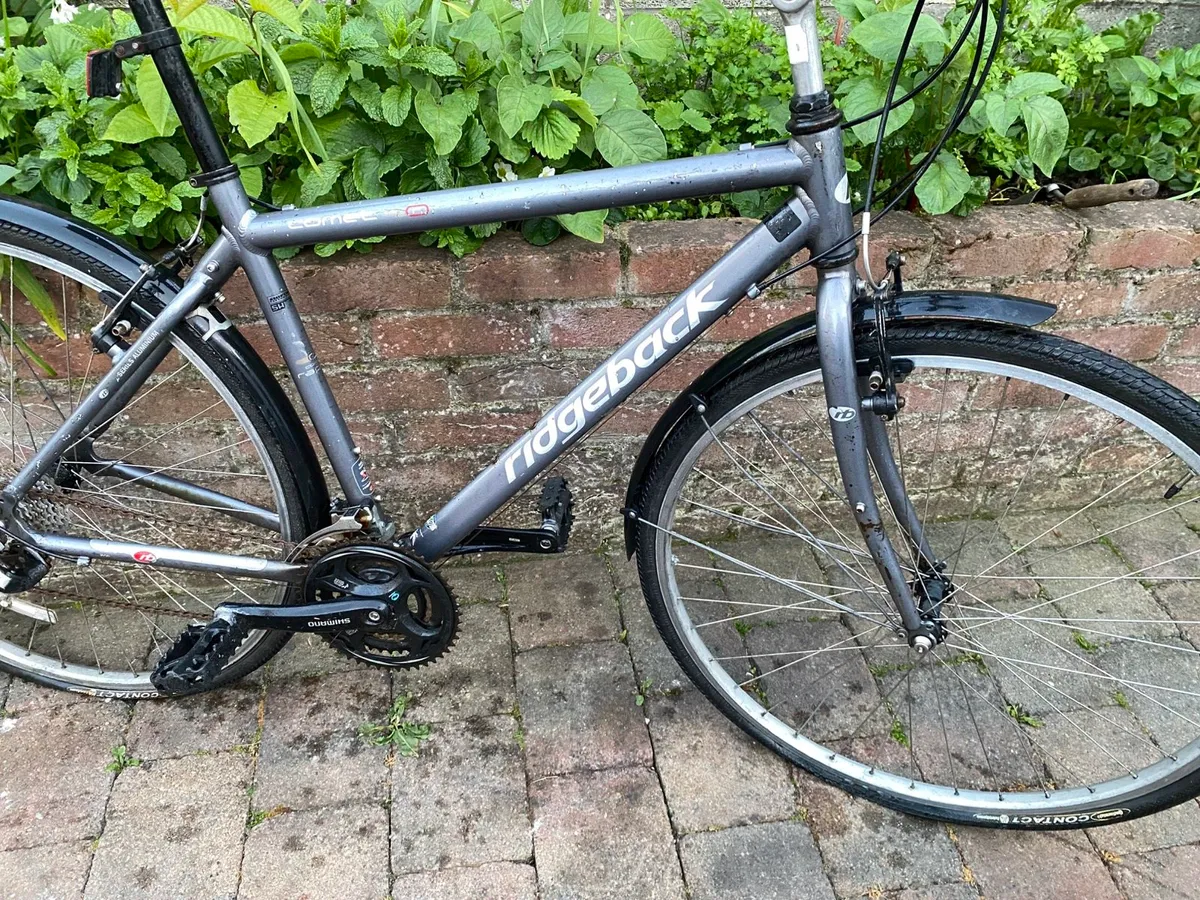 Men's Road Bike working 100% ready to cycle away - Image 3