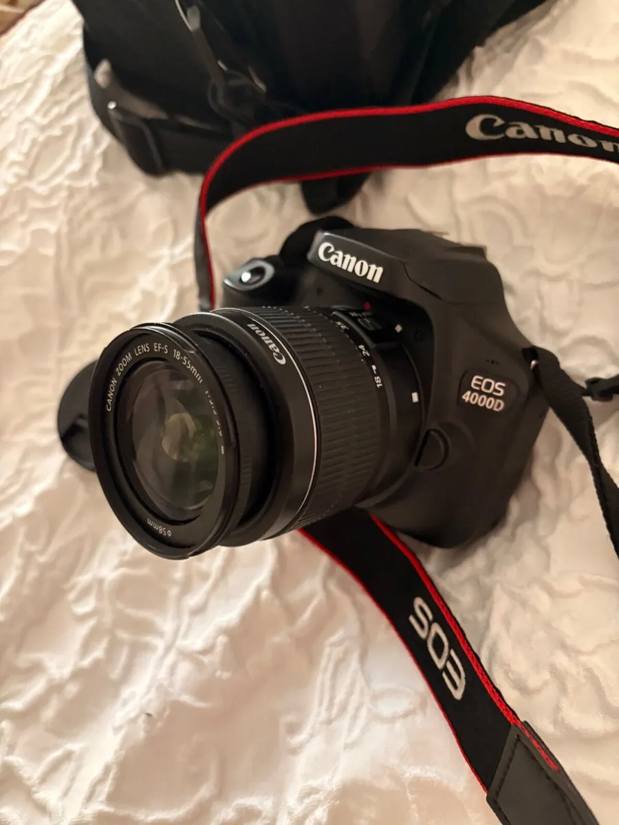 Canon EOS 4000D - Image 1