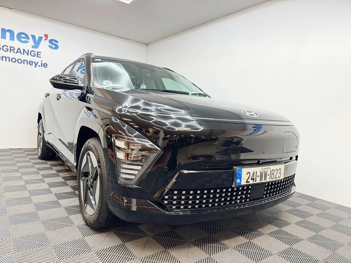 Hyundai Kona Kona EV Platinum 65kwh  Cream Leather - Image 3