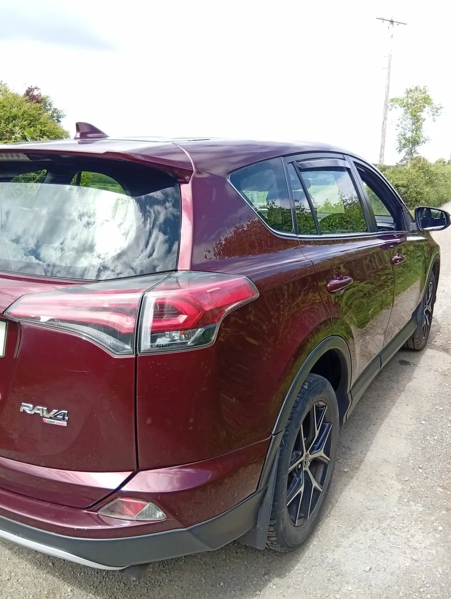Toyota RAV4 2016 - Image 2
