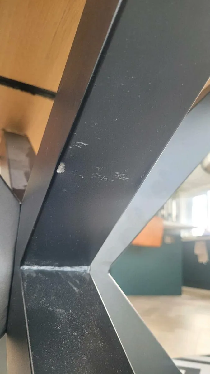 Solid wooden table - Image 4