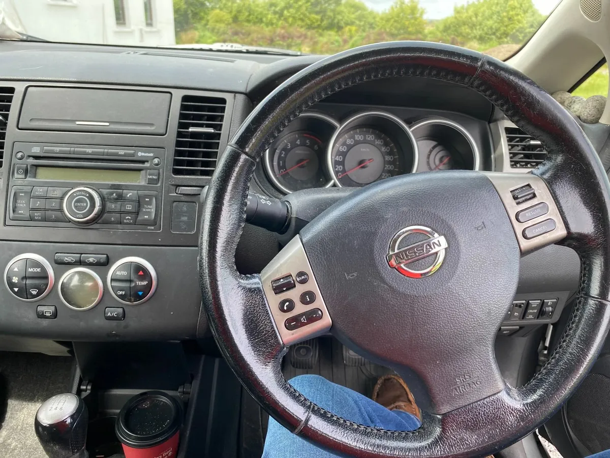 Nissan Tiida 2010 - Image 4