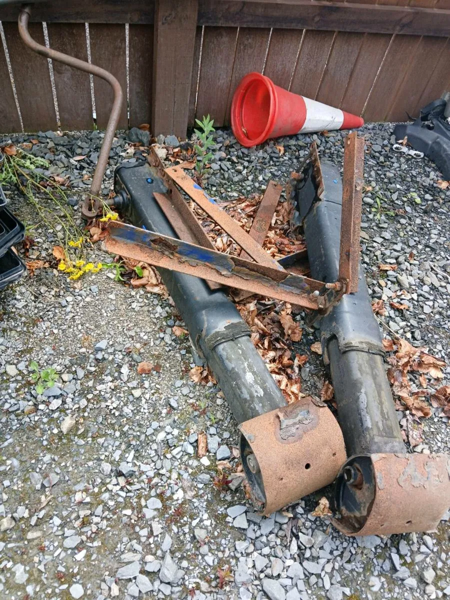 Trailer jacket legs - Image 2