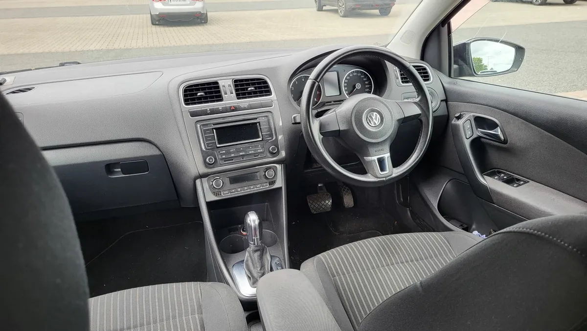 Volkswagen Polo 2012 Automatic - Image 2