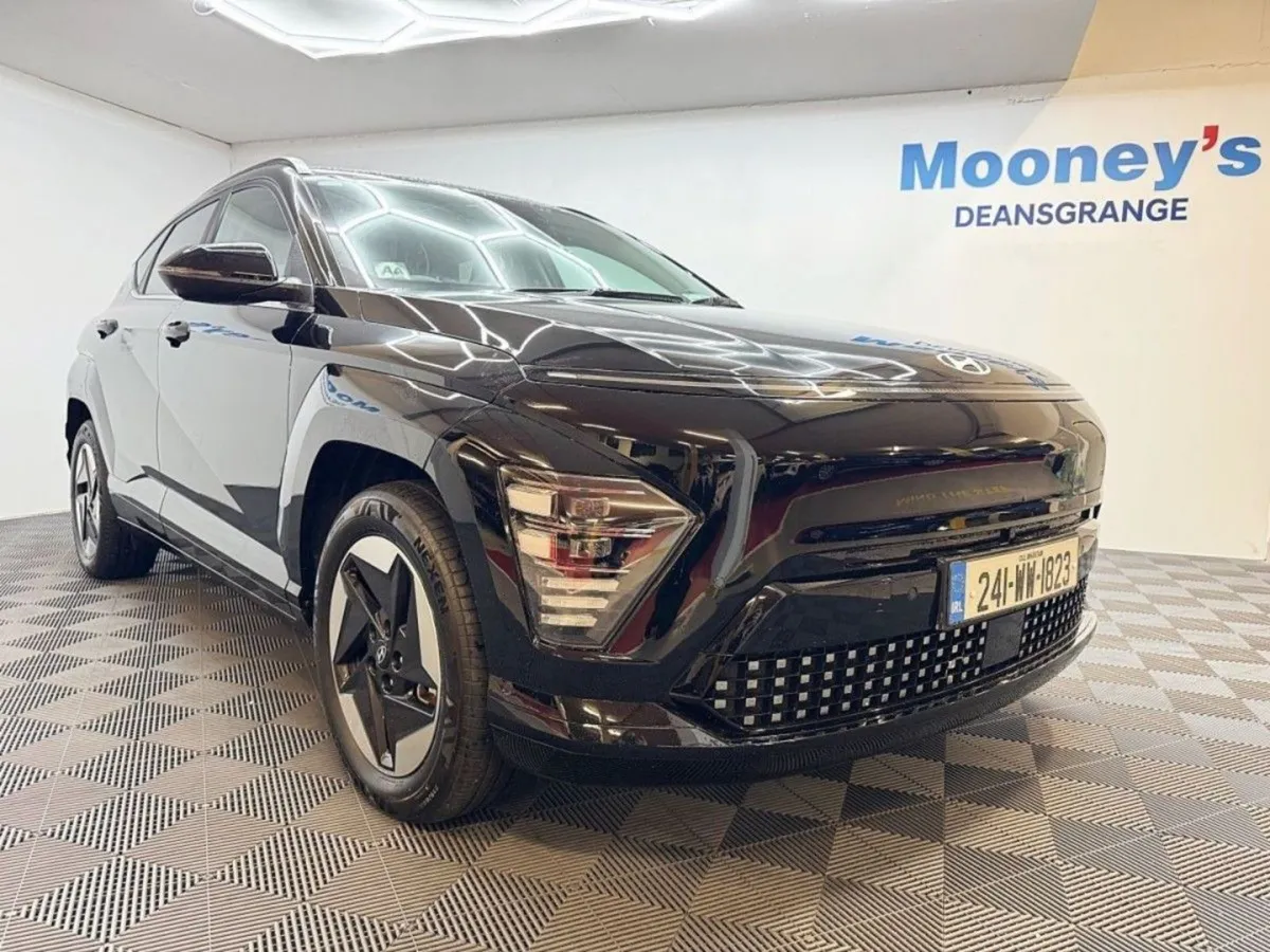 Hyundai Kona Kona EV Platinum 65kwh  Cream Leather - Image 1