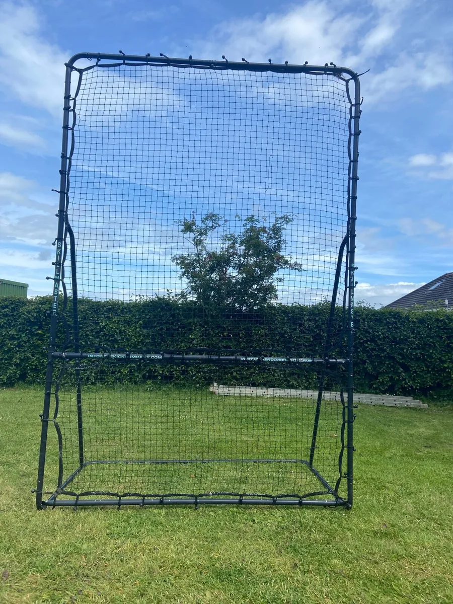 Football rebounder - Image 1