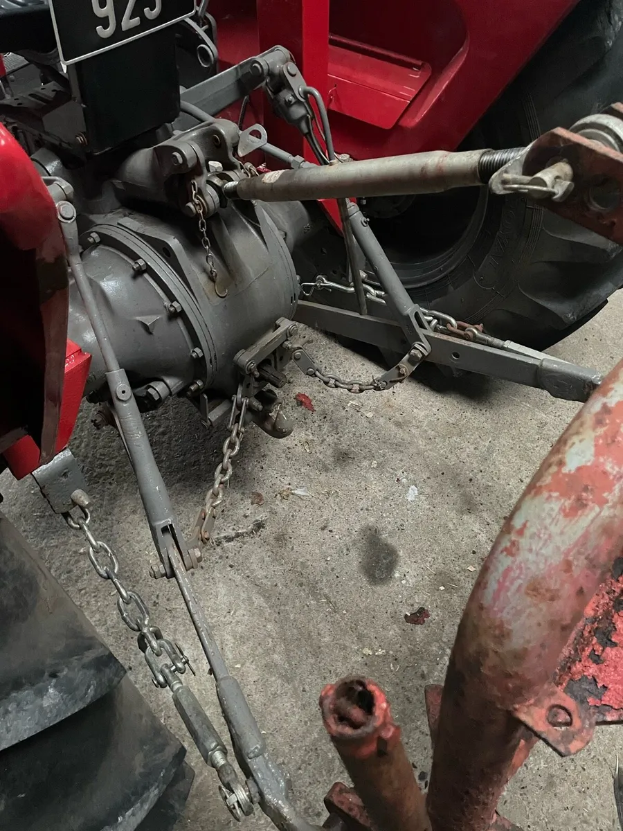 Massey 165 - Image 4