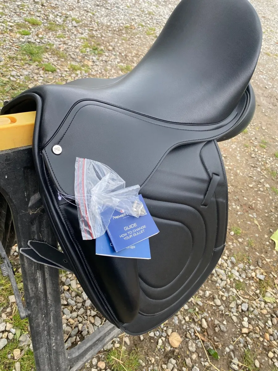 16.5 dressage Saddle - Image 2