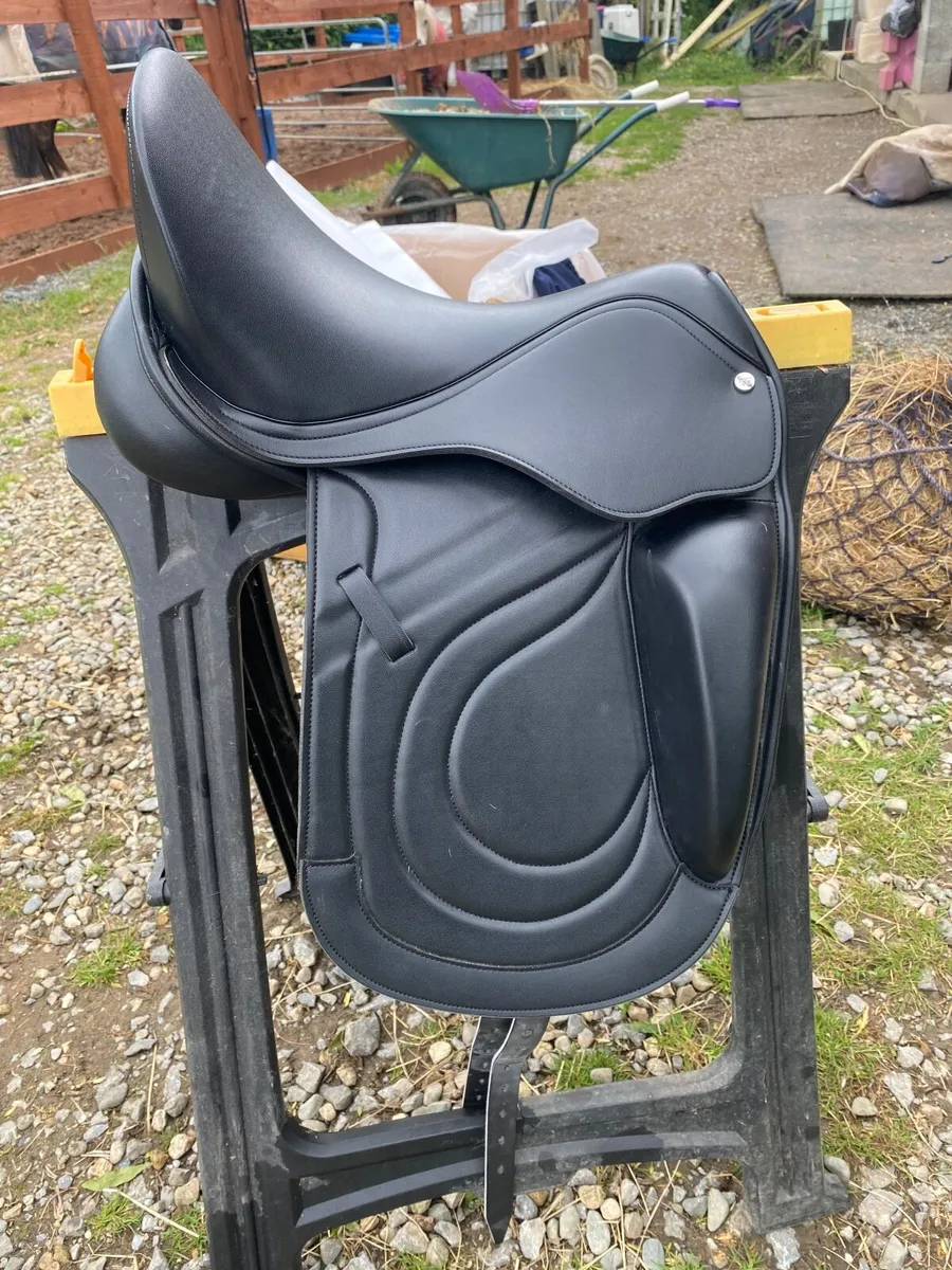 16.5 dressage Saddle - Image 4