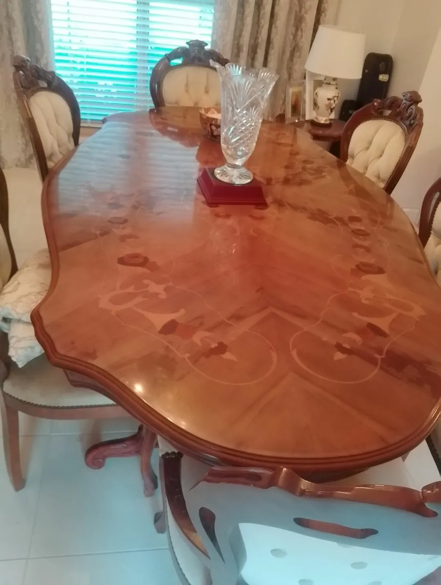 Dinning room table and 6 chairs - Image 4