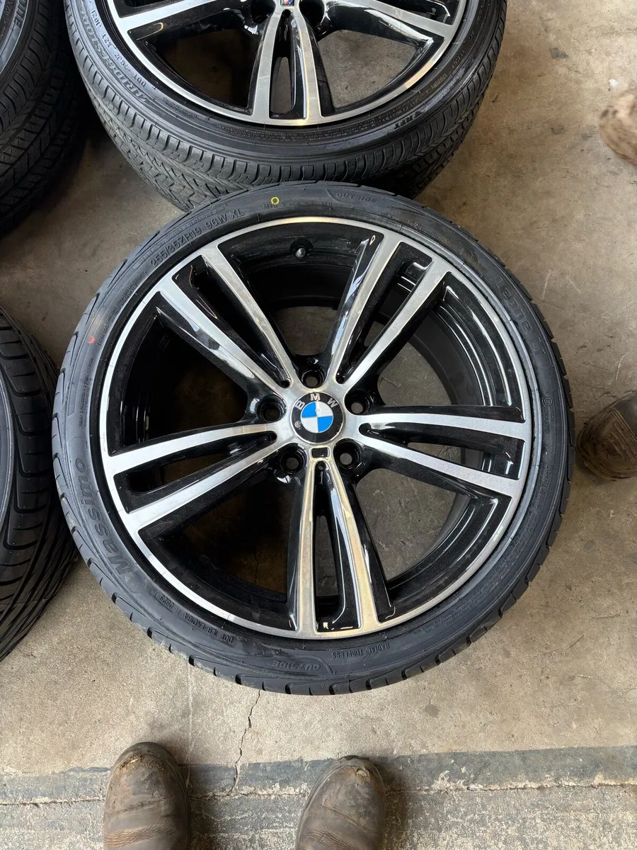 BMW genuine 19’ alloys - Image 3