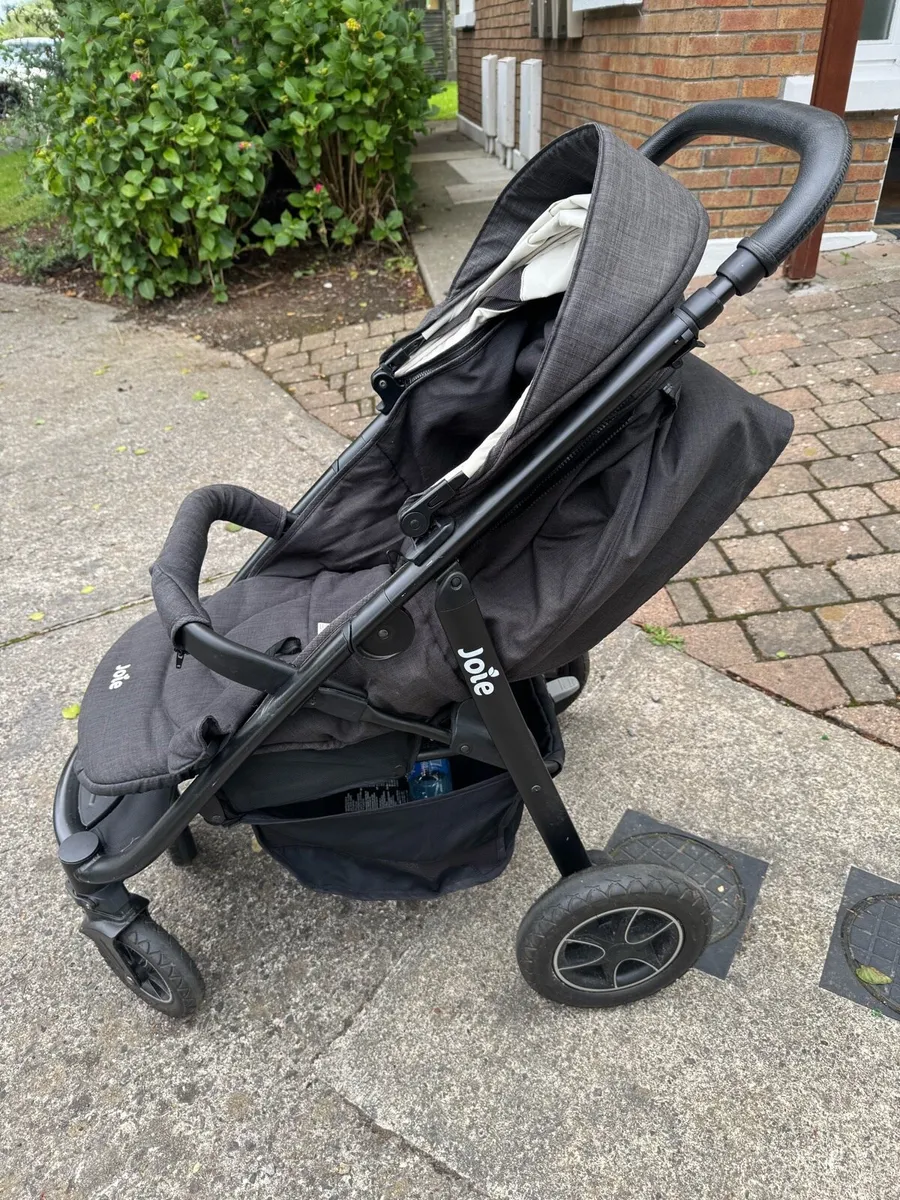 Joie Buggie/ Stroller like new - Image 2