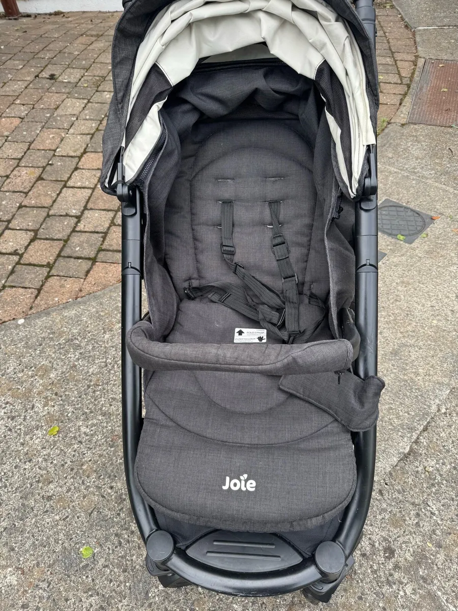 Joie Buggie/ Stroller like new - Image 3