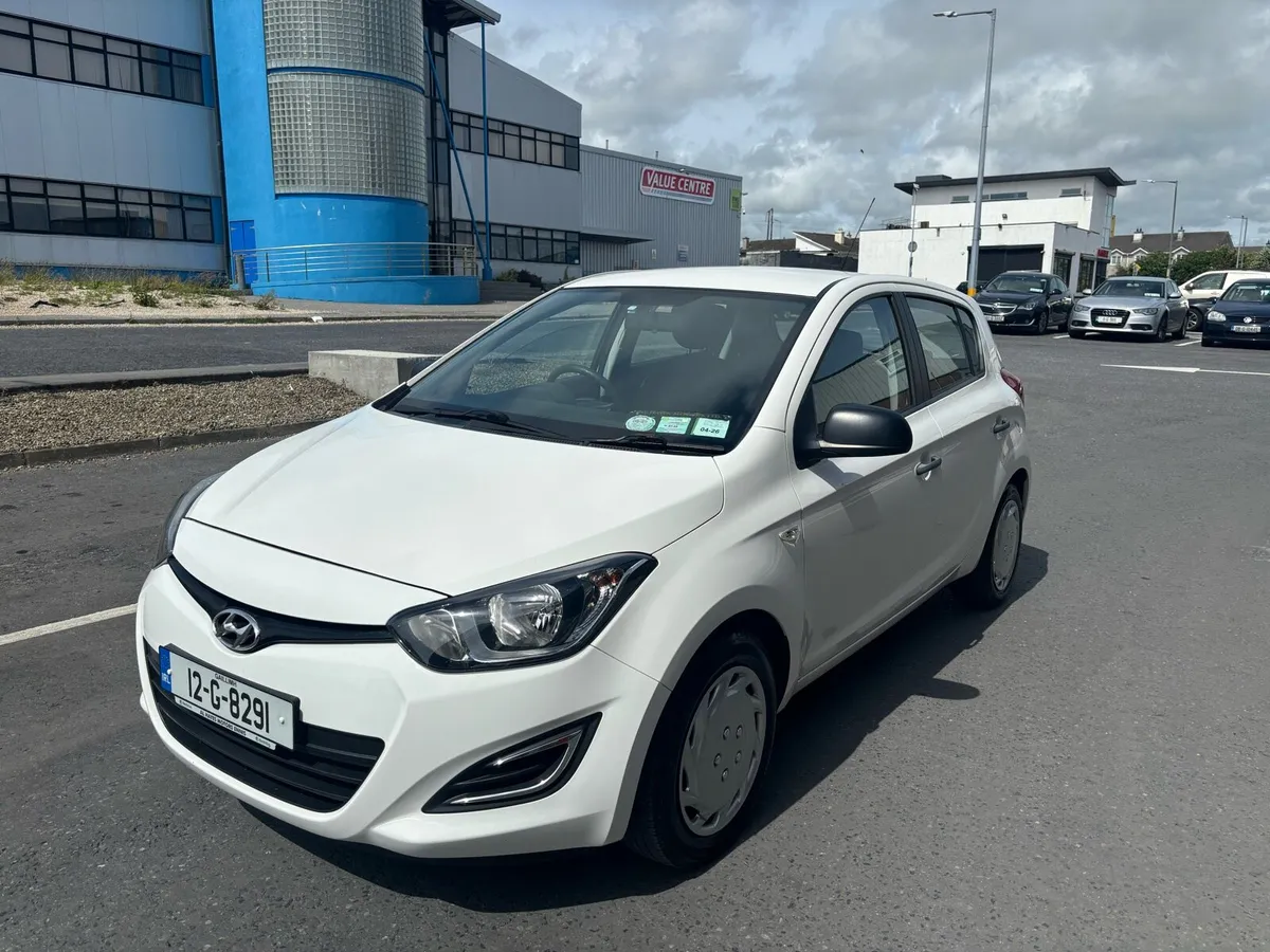 12 Hyundai i20 Nct&Tax - Image 3