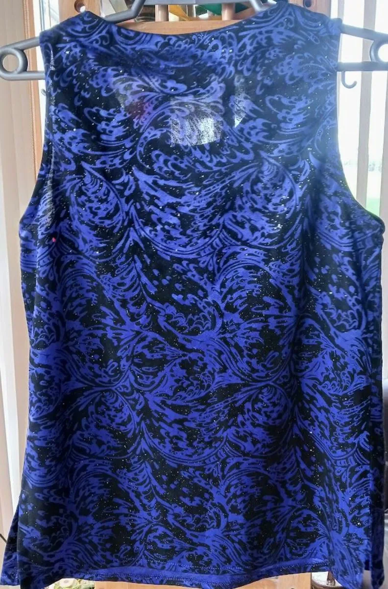 ladies clothes - Image 1