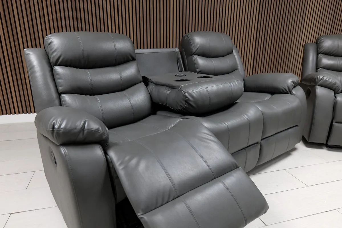 Roma Plus 3+2 Wireless Charging Recliner Sofa Set - Image 4