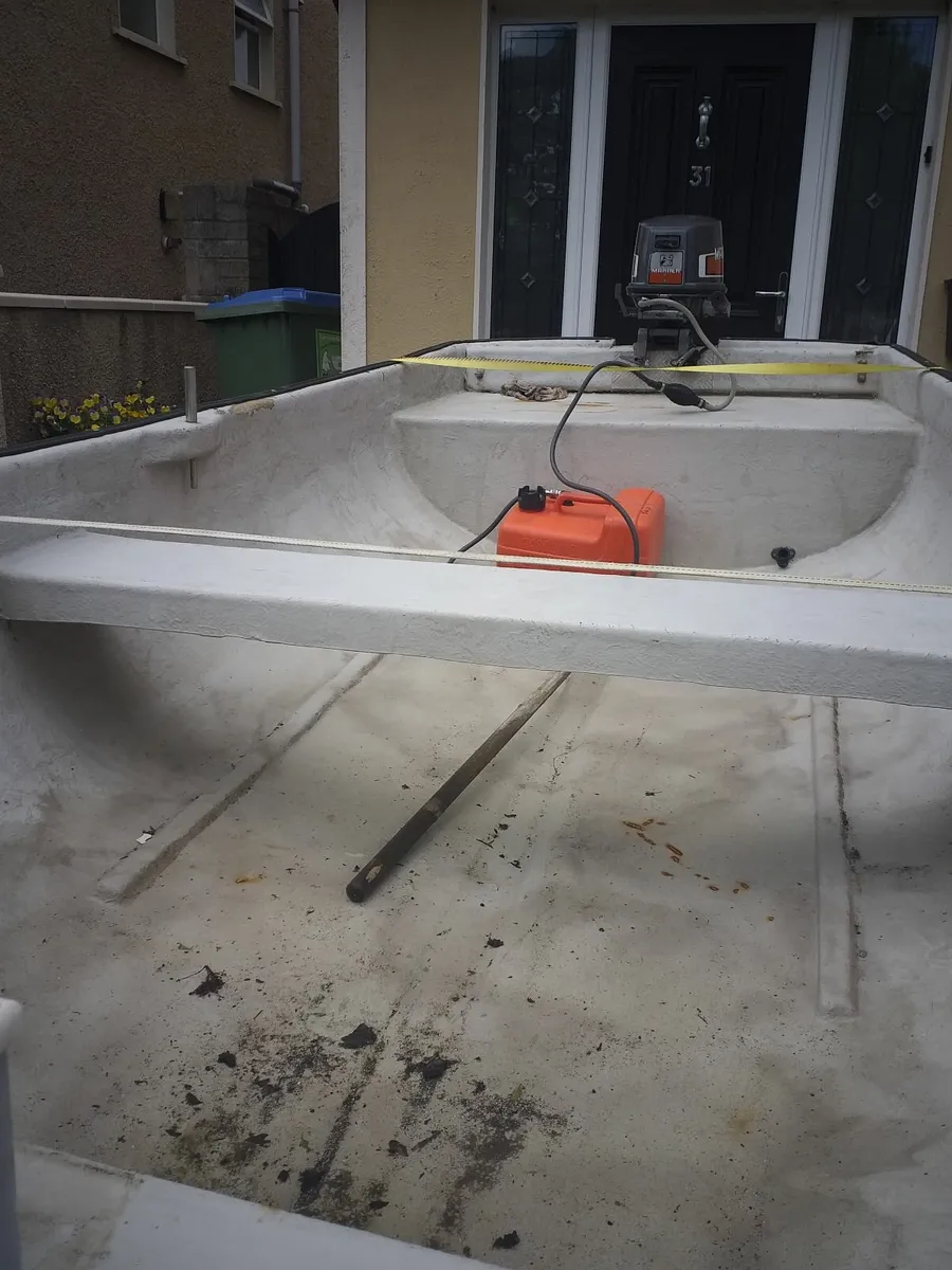 12 ft boat, engine and trailer - Image 3