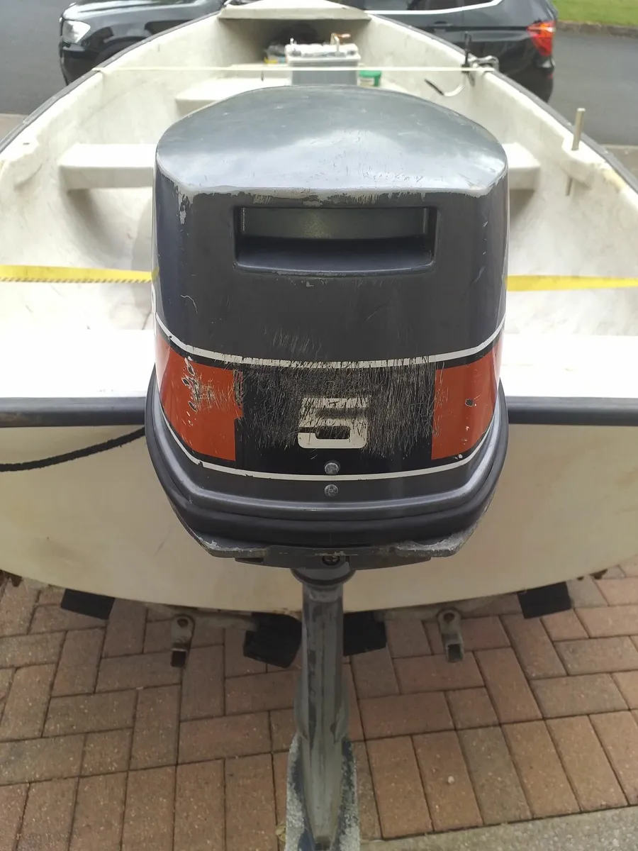 12 ft boat, engine and trailer - Image 4