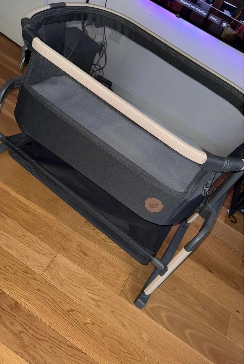 Maxi-Cosi Iora Air Bedside Crib - Beyond Graphite - Image 1