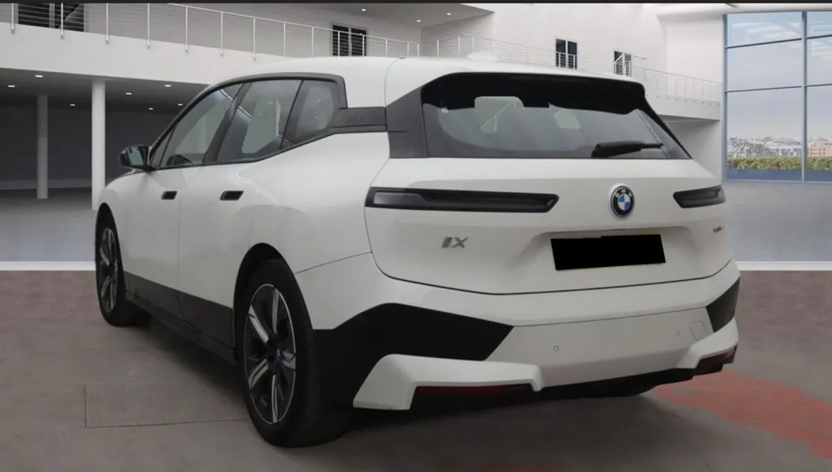 2023 BMW IX XDRIVE40 M SPORT 76KwH BATTERY - Image 3