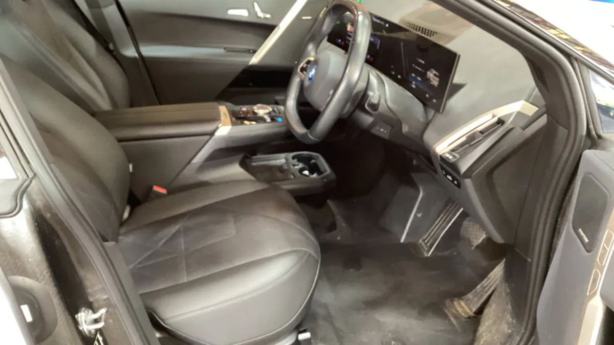 2023 BMW IX XDRIVE40 M SPORT 76KwH BATTERY - Image 2